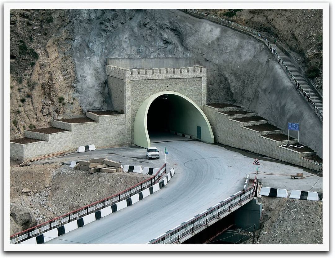 Постройка Ашильтинского автодорожного тоннеля